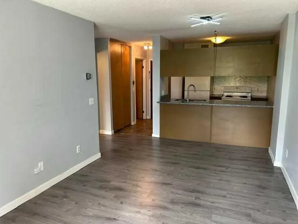 738 3 Avenue SW Calgary AB T2P0G7
