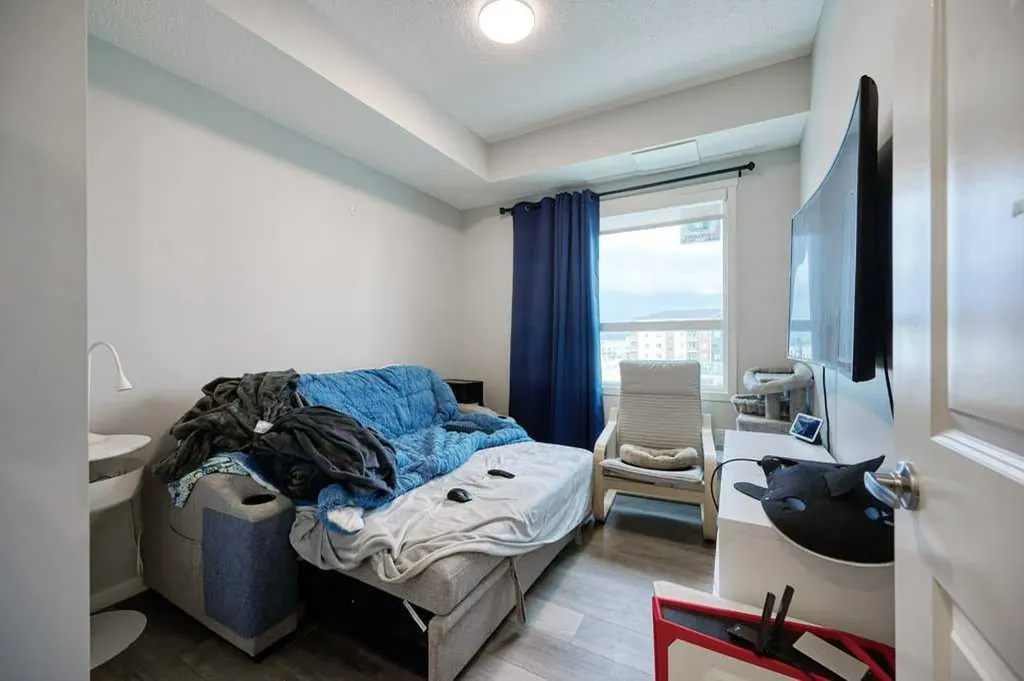 80 Carrington Plaza NW Calgary AB T3P1X6