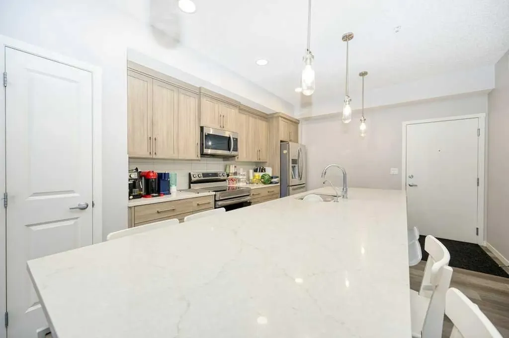 80 Carrington Plaza NW Calgary AB T3P1X6