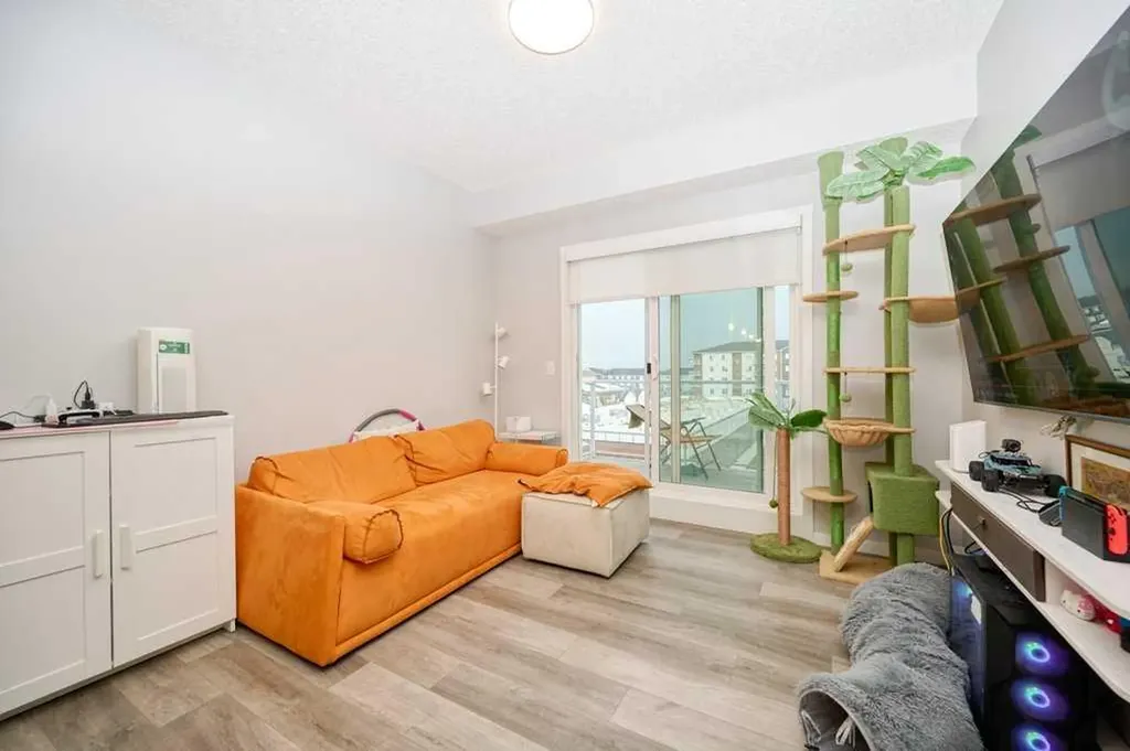 80 Carrington Plaza NW Calgary AB T3P1X6