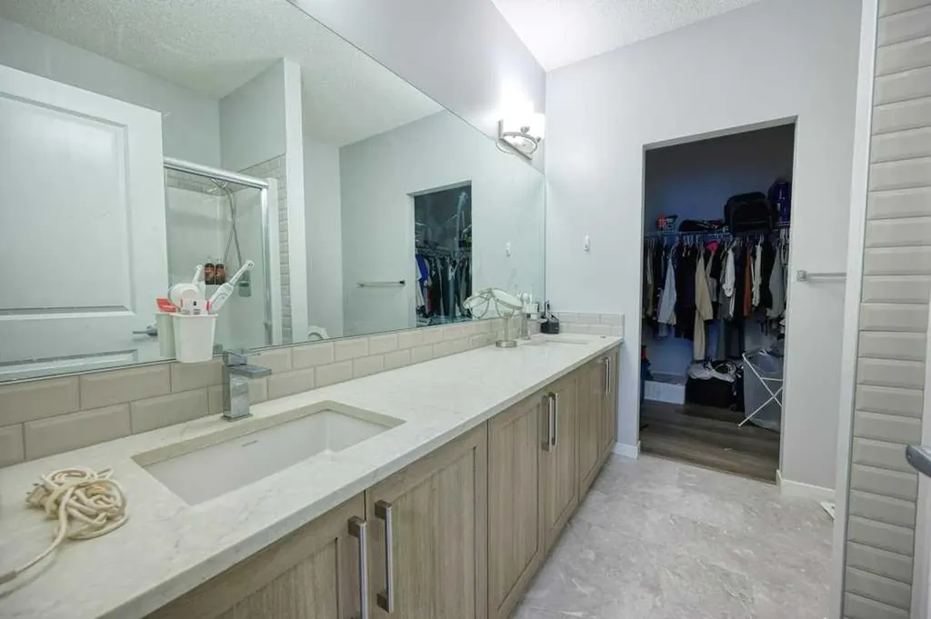 80 Carrington Plaza NW Calgary AB T3P1X6