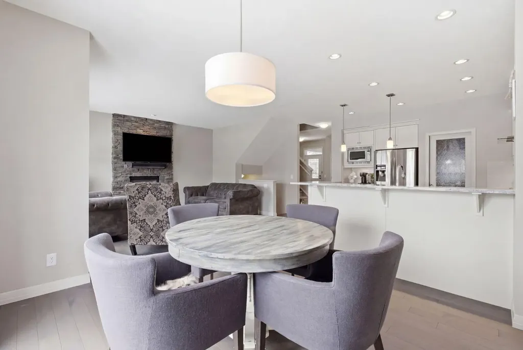 132 Sundown Way Cochrane AB T4C 2M6