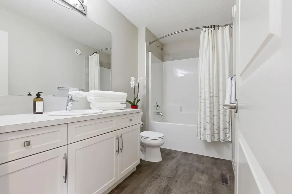 132 Sundown Way Cochrane AB T4C 2M6
