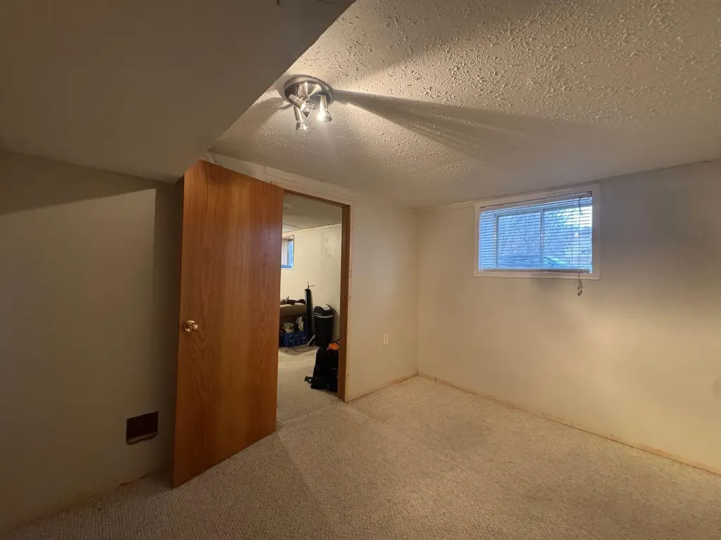 5319 47 Avenue Wetaskiwin AB T9A 0K9
