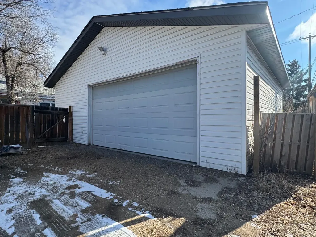 5319 47 Avenue Wetaskiwin AB T9A 0K9