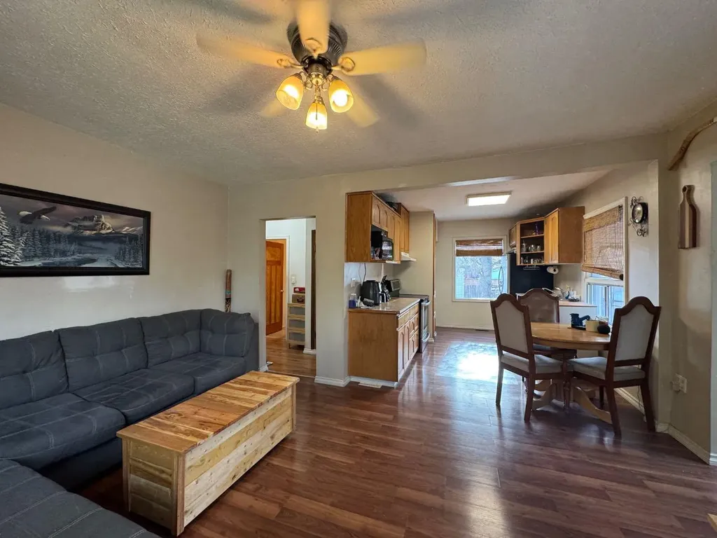 5319 47 Avenue Wetaskiwin AB T9A 0K9