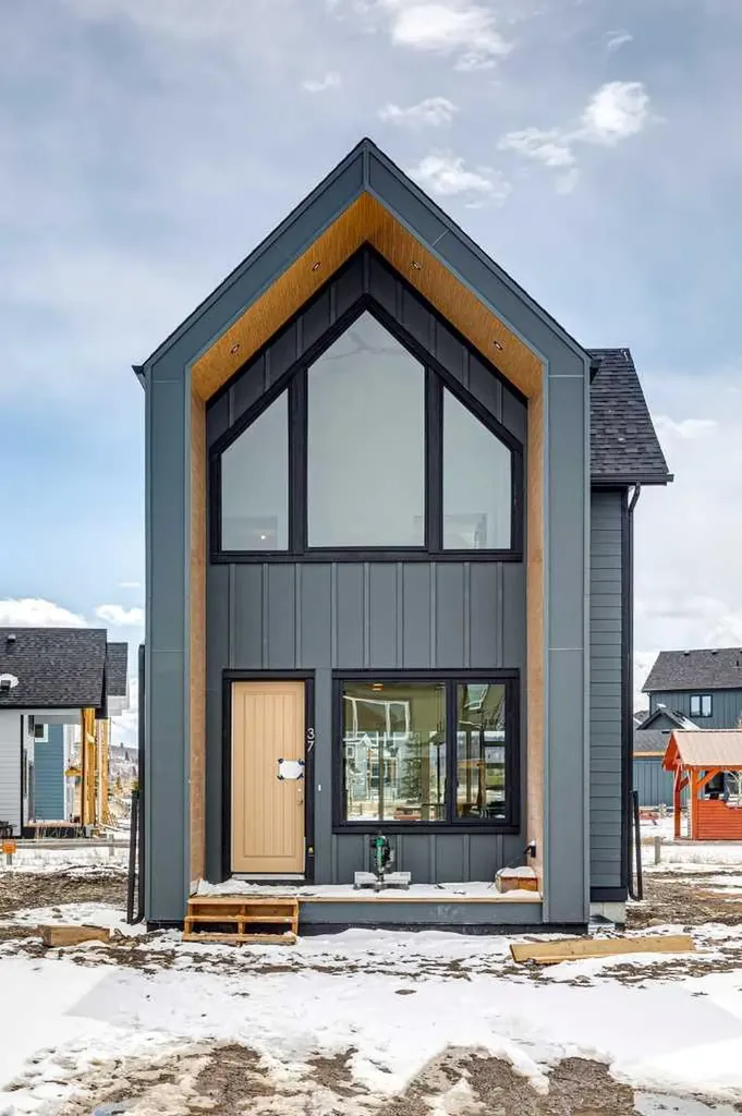 37 Cottageclub Lane Rural Rocky View County AB T4C1B1