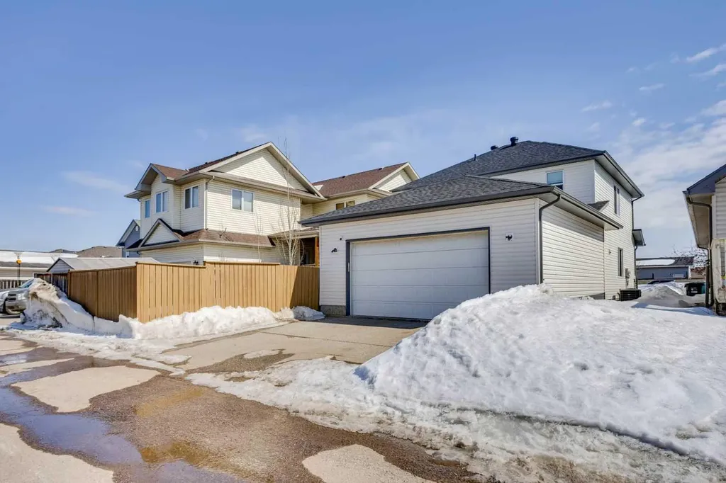 138 Magpie Street Fort Mcmurray AB T9K0L5