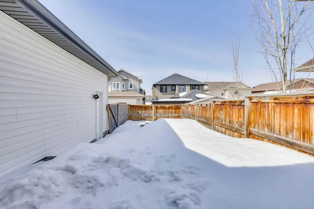 138 Magpie Street Fort Mcmurray AB T9K0L5
