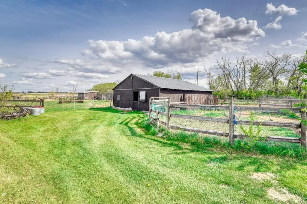 240141 Range Road 274 Rural Rocky View County AB T1X 2H9