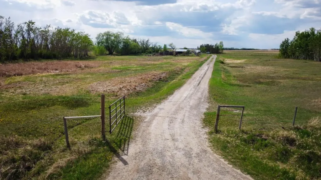 240141 Range Road 274 Rural Rocky View County AB T1X 2H9