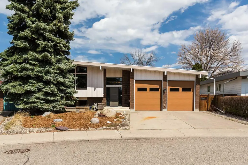 321 Normandy Road S Lethbridge AB T1J 3X9