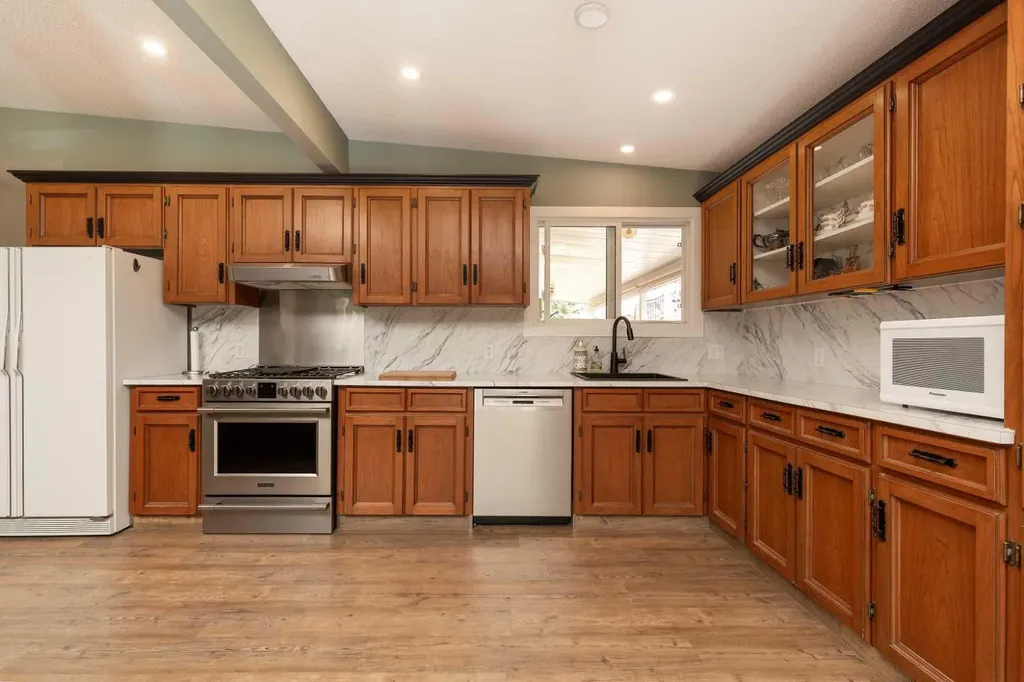 321 Normandy Road S Lethbridge AB T1J 3X9