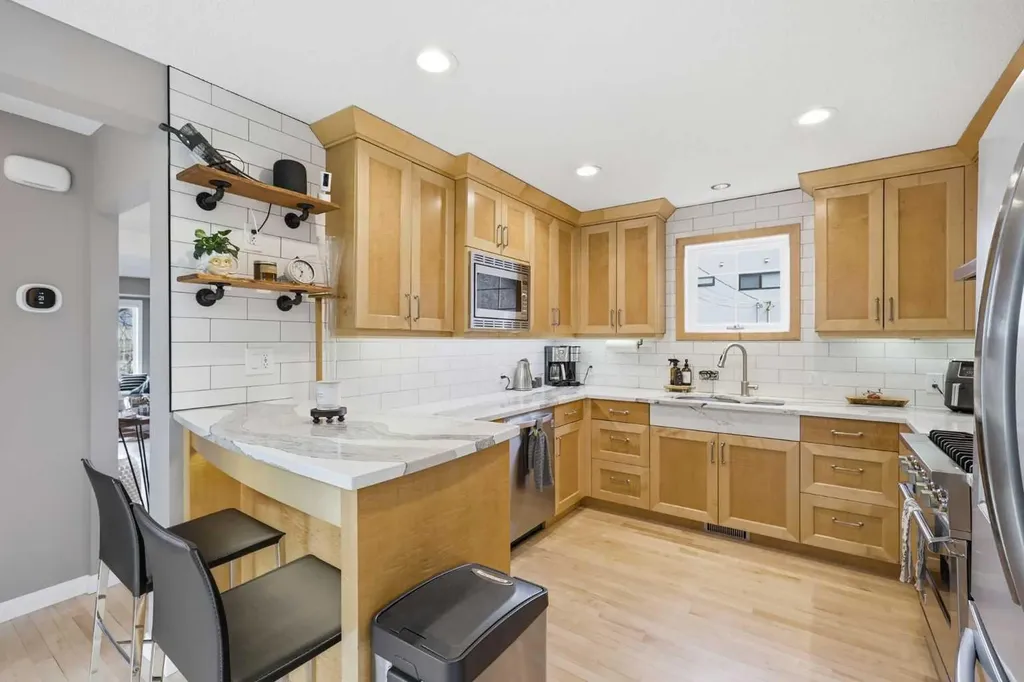 2712 22 Street SW Calgary AB T2T 5G4