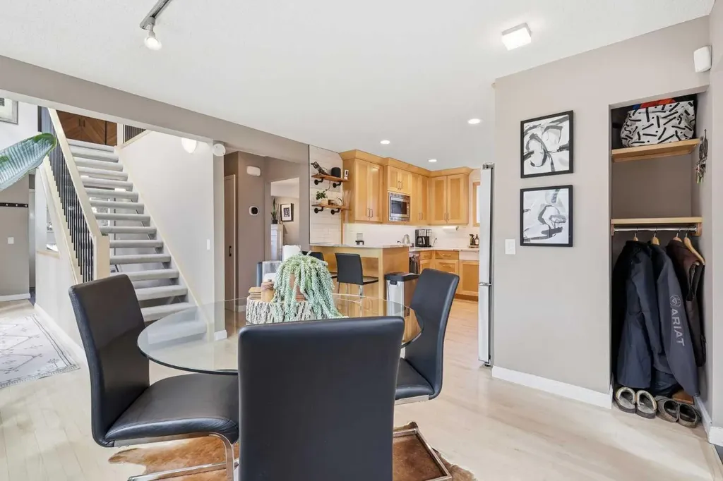 2712 22 Street SW Calgary AB T2T 5G4