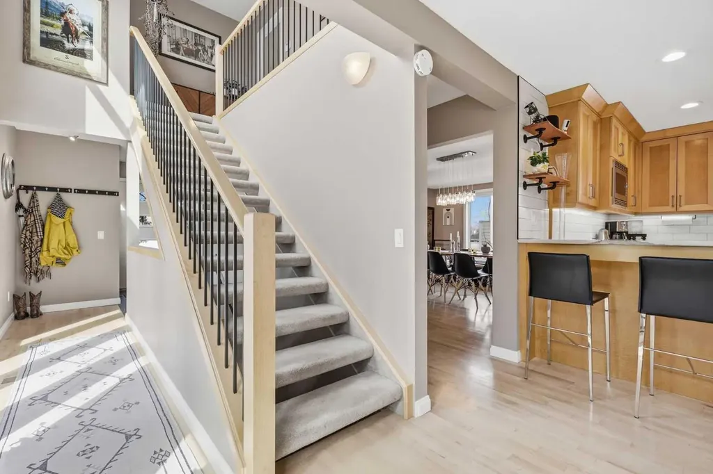 2712 22 Street SW Calgary AB T2T 5G4