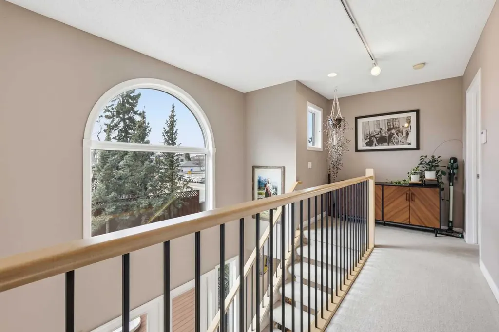 2712 22 Street SW Calgary AB T2T 5G4