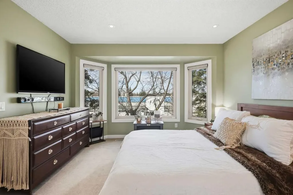 2712 22 Street SW Calgary AB T2T 5G4