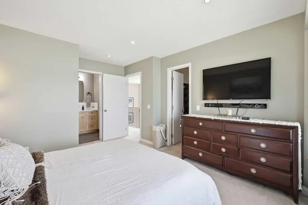 2712 22 Street SW Calgary AB T2T 5G4