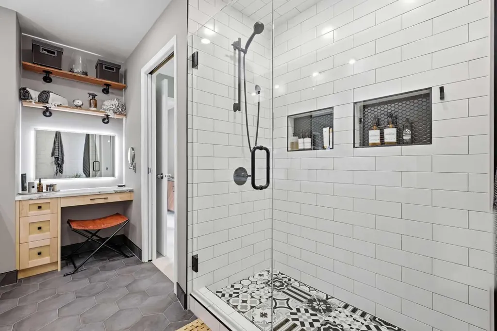 2712 22 Street SW Calgary AB T2T 5G4