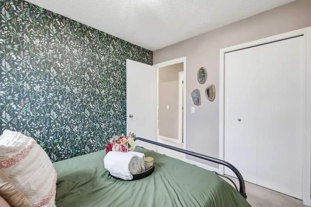 2712 22 Street SW Calgary AB T2T 5G4