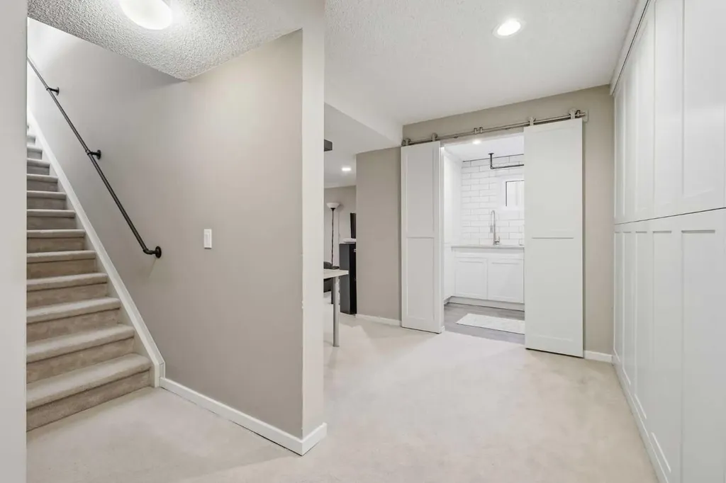 2712 22 Street SW Calgary AB T2T 5G4