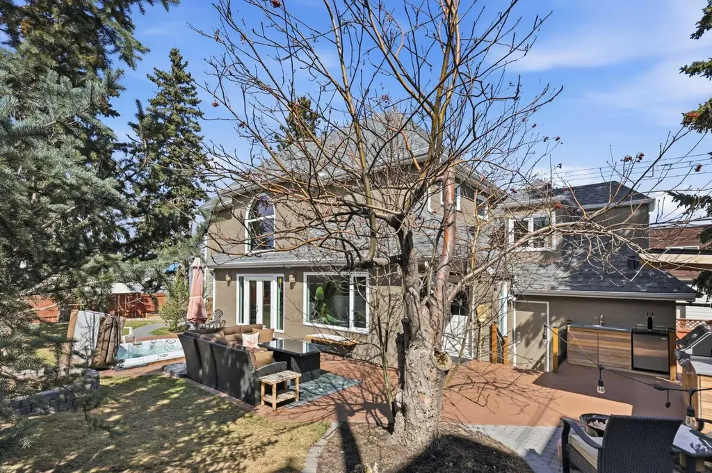 2712 22 Street SW Calgary AB T2T 5G4