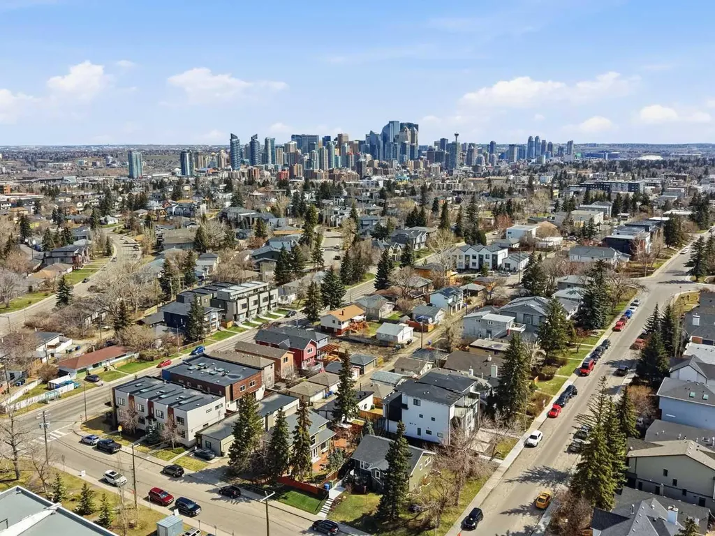 2712 22 Street SW Calgary AB T2T 5G4