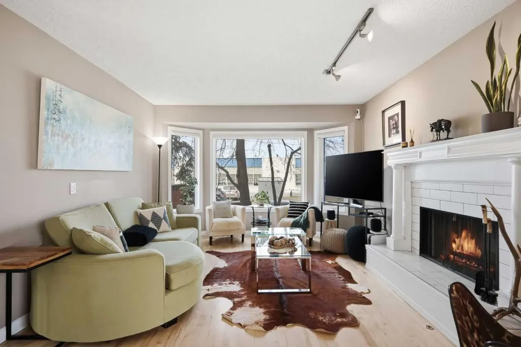2712 22 Street SW Calgary AB T2T 5G4