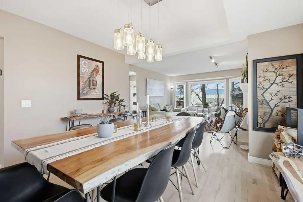2712 22 Street SW Calgary AB T2T 5G4
