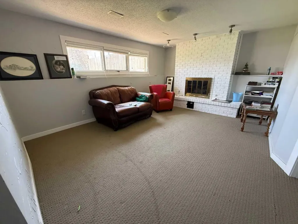 73 Mcgill Boulevard W Lethbridge AB T1K 3V7
