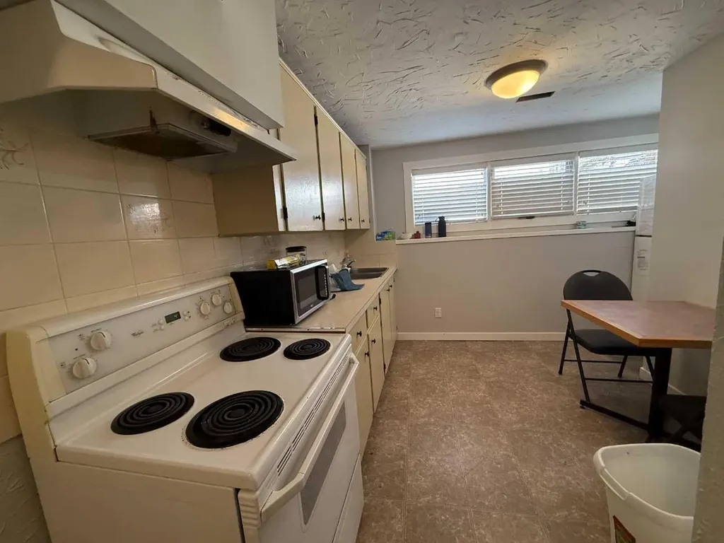73 Mcgill Boulevard W Lethbridge AB T1K 3V7