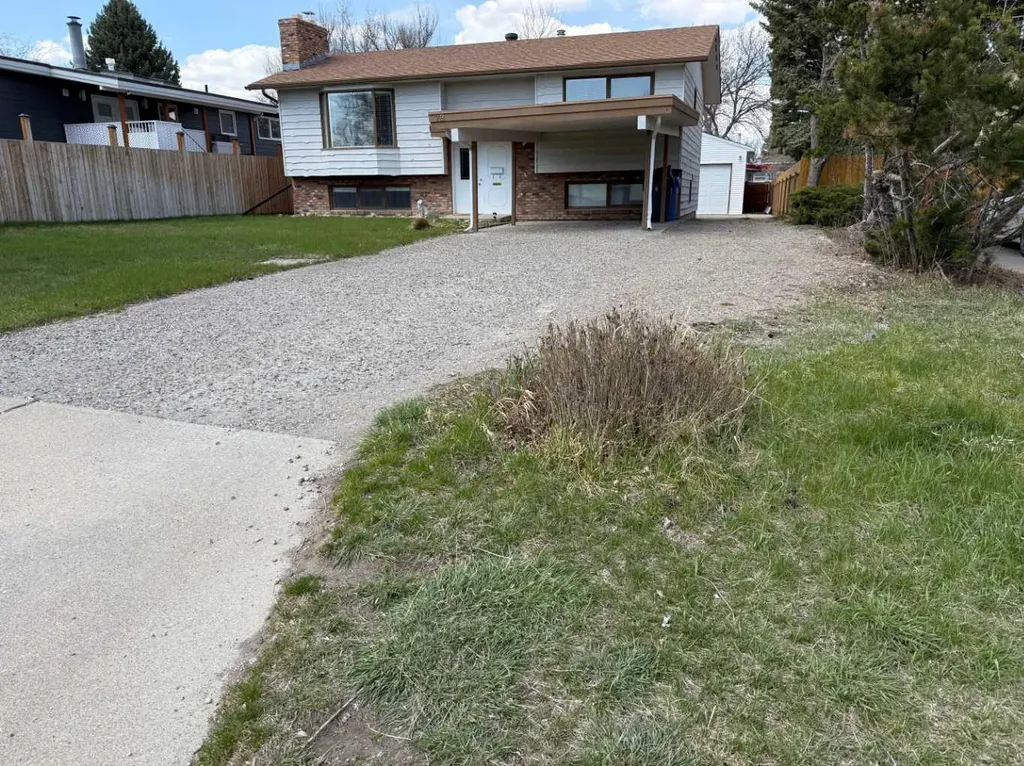 73 Mcgill Boulevard W Lethbridge AB T1K 3V7