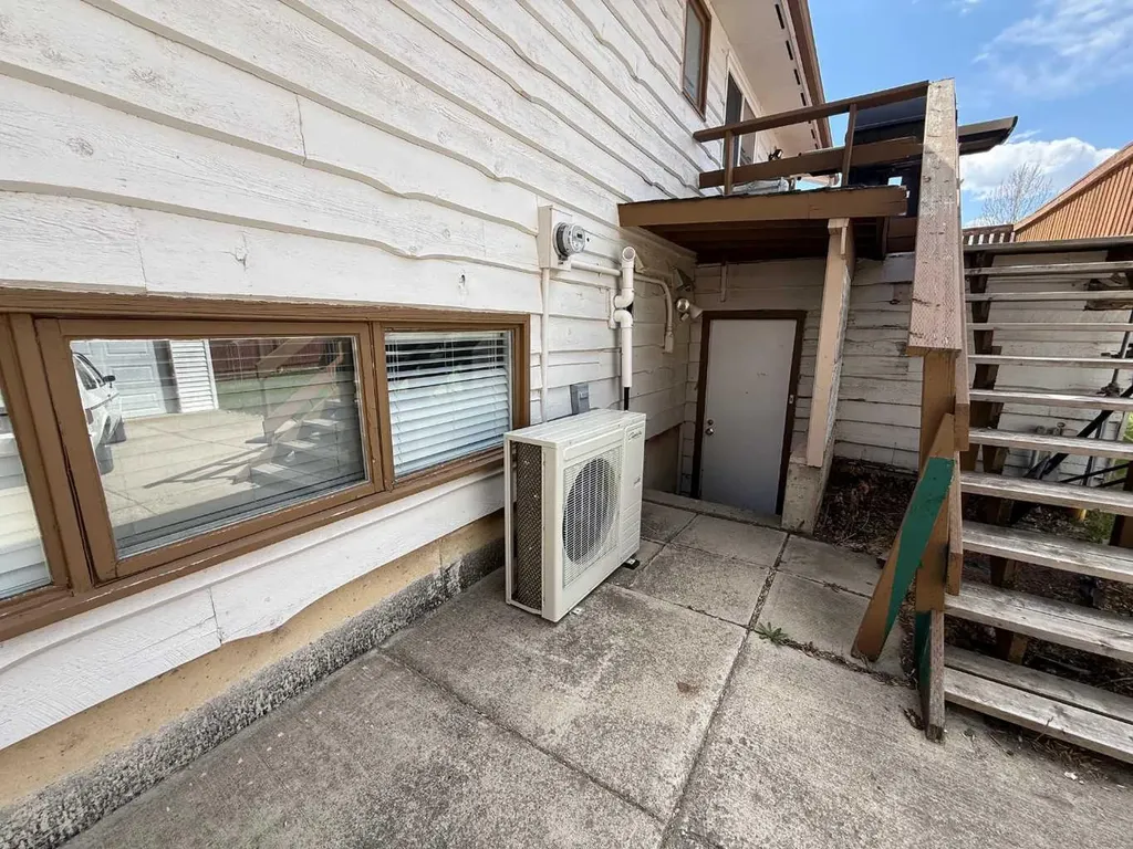 73 Mcgill Boulevard W Lethbridge AB T1K 3V7