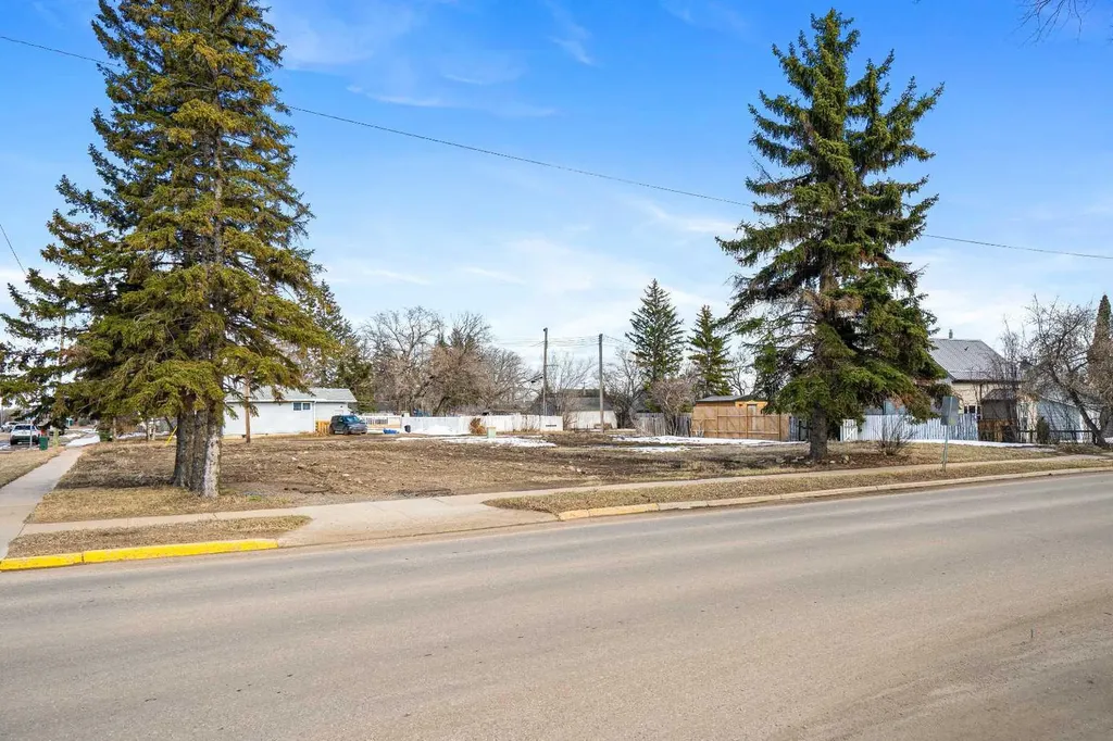 5315 49 Avenue Lloydminster SK S9V 0V2
