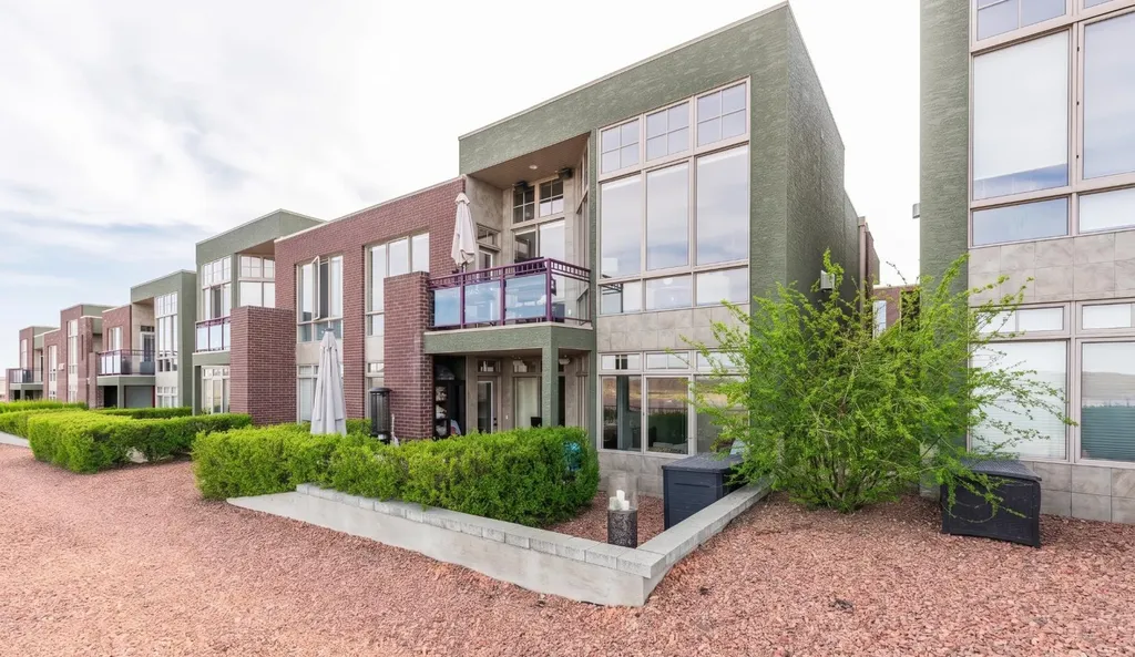 10 Palisades Mews NE Medicine Hat AB T1C2B5