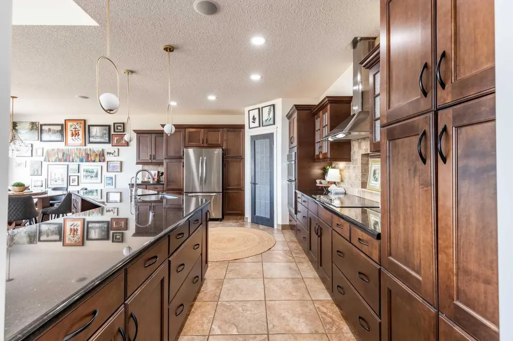 10 Palisades Mews NE Medicine Hat AB T1C2B5