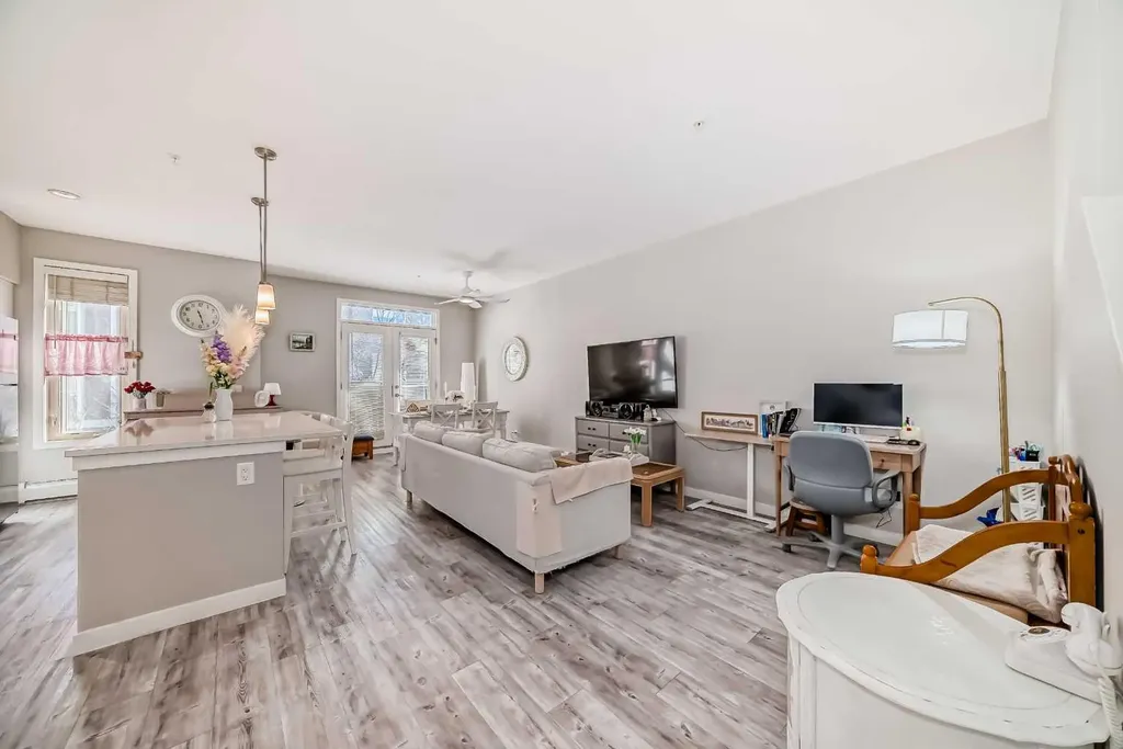 7 Westpark Common SW Calgary AB T3H 0Y4