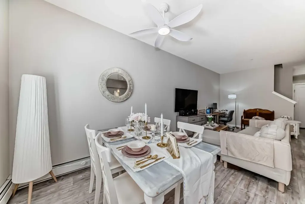 7 Westpark Common SW Calgary AB T3H 0Y4
