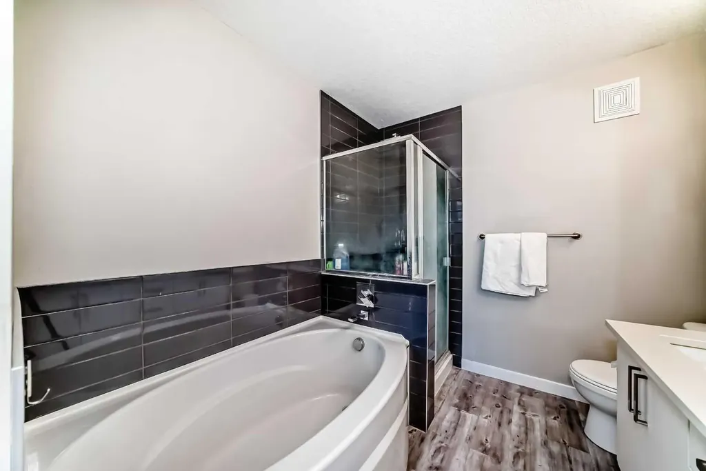 7 Westpark Common SW Calgary AB T3H 0Y4