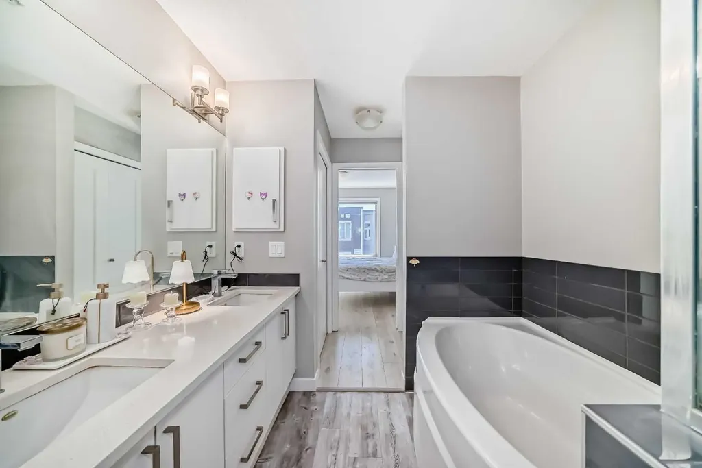 7 Westpark Common SW Calgary AB T3H 0Y4