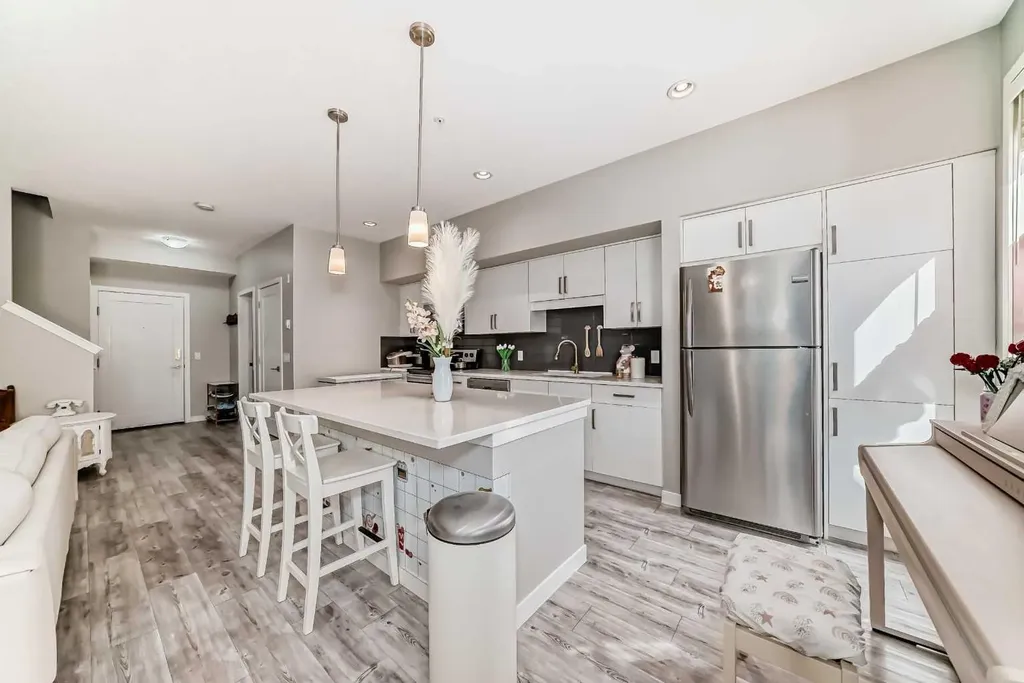 7 Westpark Common SW Calgary AB T3H 0Y4