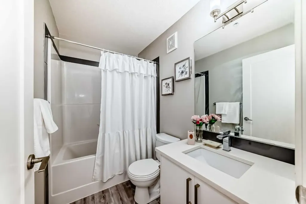 7 Westpark Common SW Calgary AB T3H 0Y4
