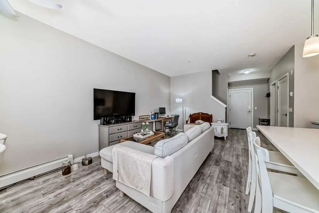 7 Westpark Common SW Calgary AB T3H 0Y4