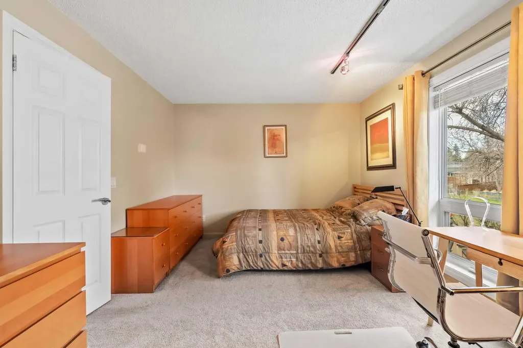 91 Sun Valley Drive SE Calgary AB T2X 2B4