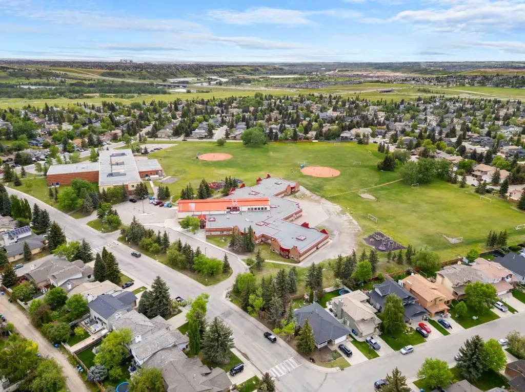 91 Sun Valley Drive SE Calgary AB T2X 2B4