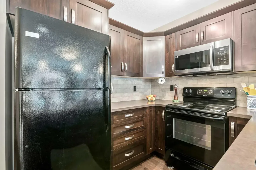 130 Panatella Street NW Calgary AB T3K 0Y6
