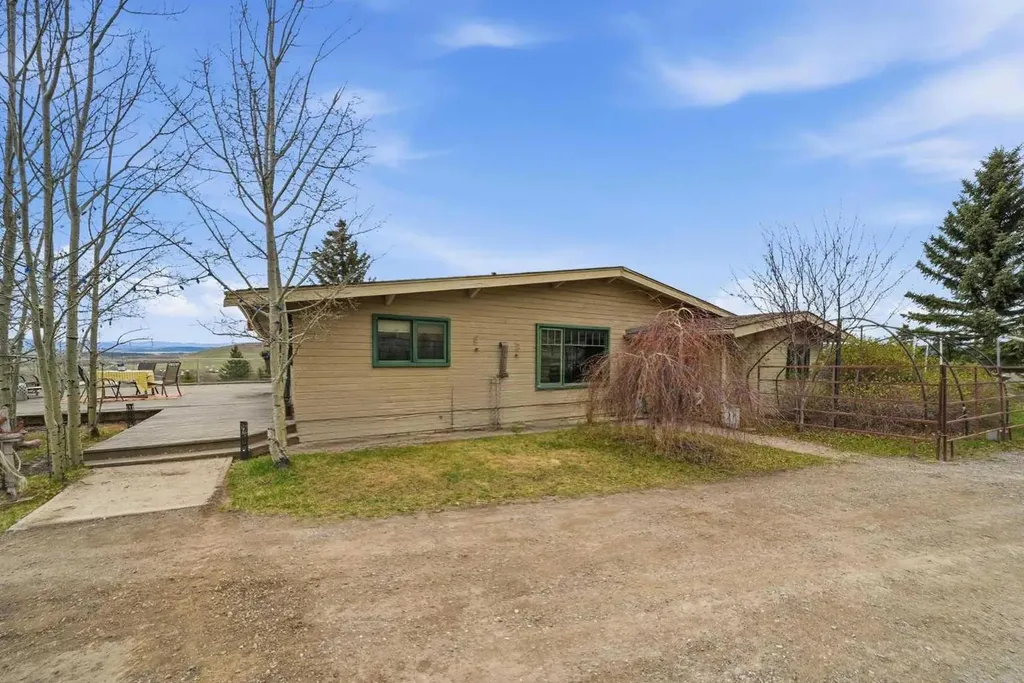 290150 240 Street W Rural Foothills County AB T0L 1K0