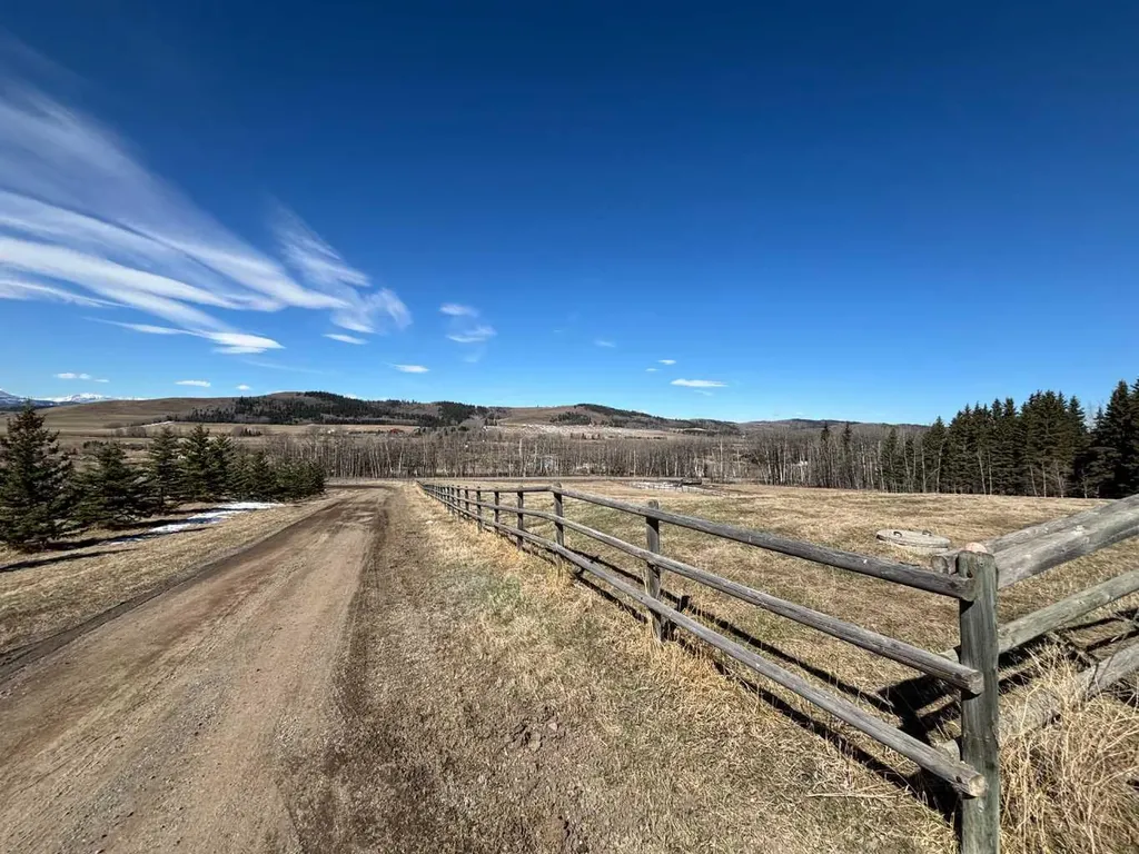 290150 240 Street W Rural Foothills County AB T0L 1K0