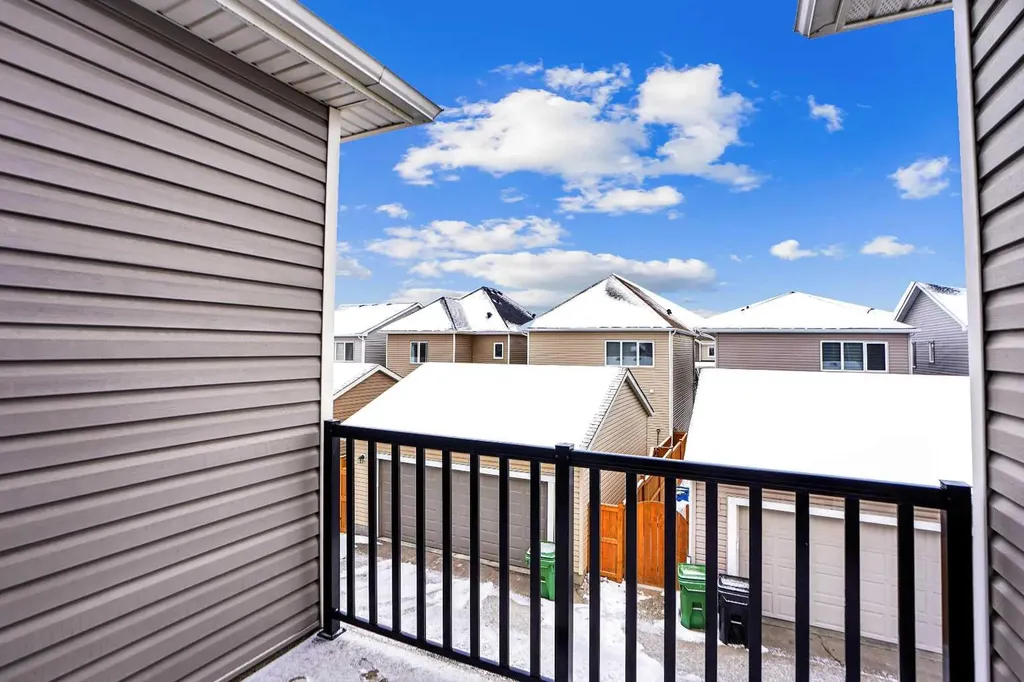 214 Cityside Grove NE Calgary AB T3N1E1